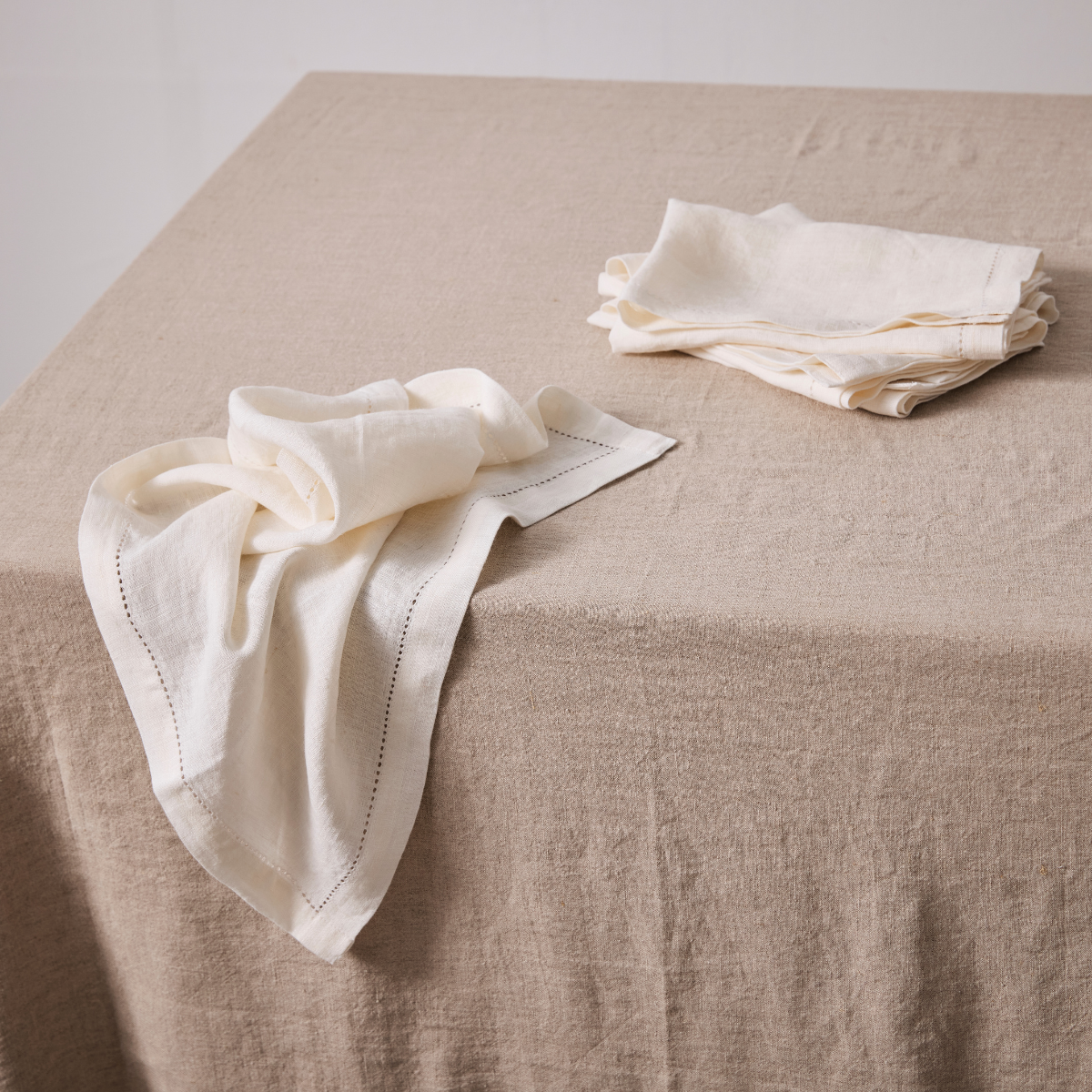 100 Linen Napkin Set with Hem Stitch Detail in White IN BED Store