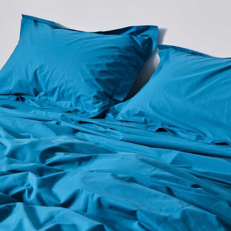 Organic Cotton Percale Fitted Sheet in Valla Blue