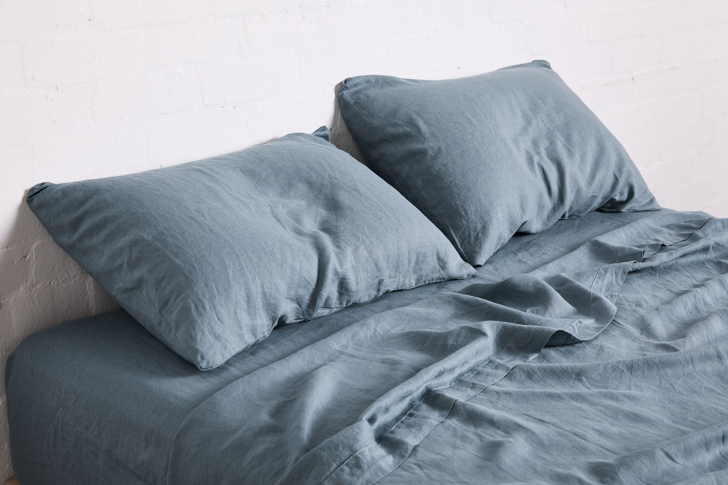 100 Linen Fitted Sheet in Lake IN BED Store